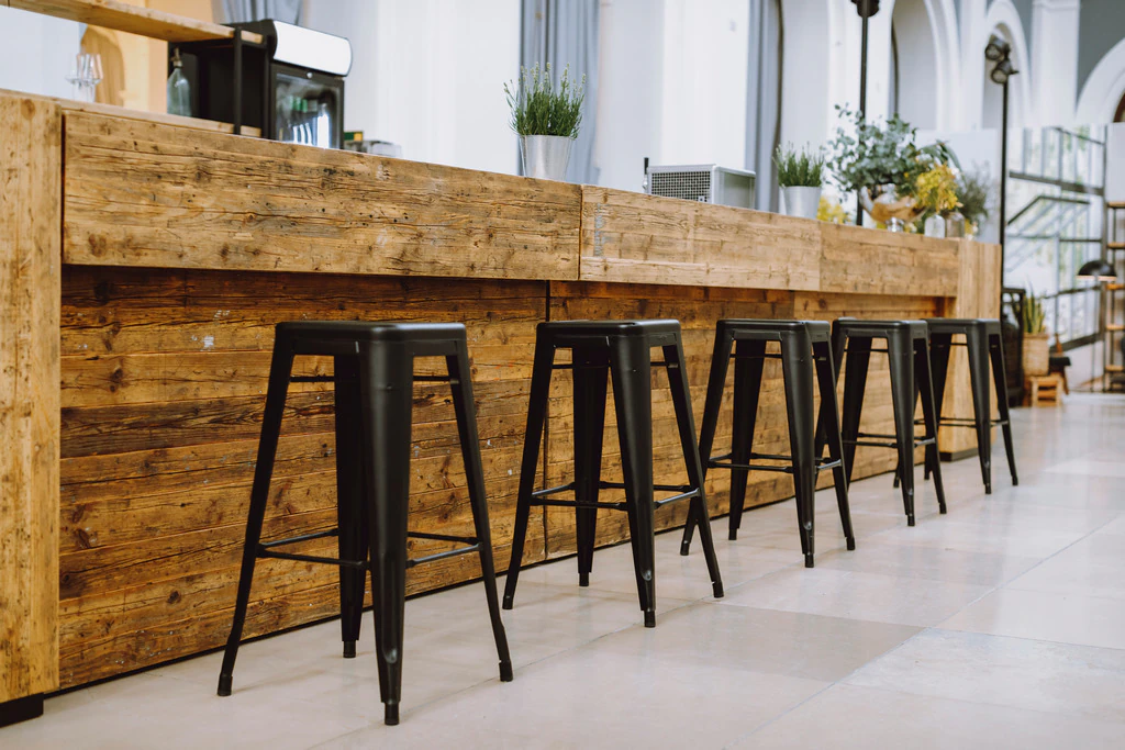 Bar Bornholm z blatem ze stali nierdzewnej