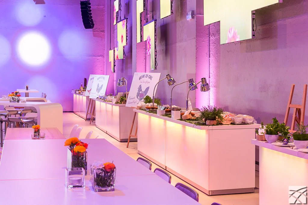 Bufet barowy biały z białym blatem LED o wymiarach 200×90×95 cm