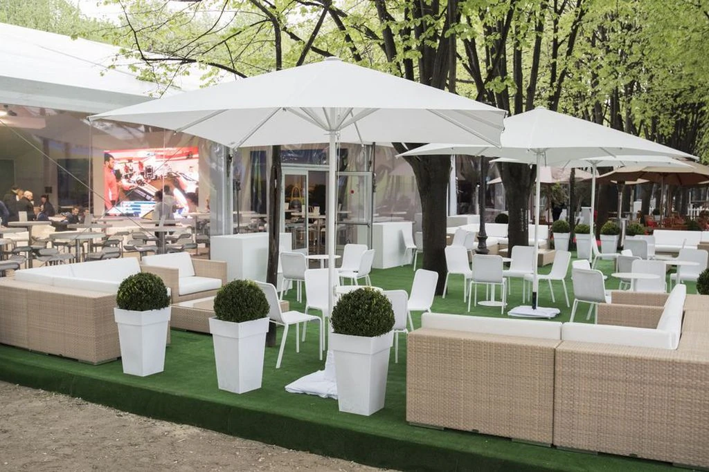 Fotel lounge Dedon bleach z zestawem poduszek biały
