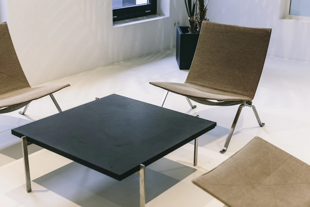 Stół Poul Kjærholm PK61 łupek W80*D80*H32 cm