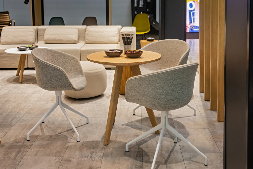 Stół bistro Halmstad dąb Ø70 H76 cm